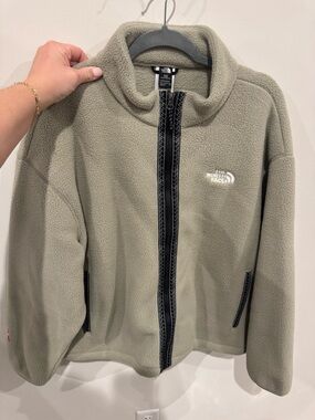 The North Face TNF Women’s Fleeski Full Zip Pullover
